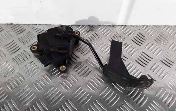 Nissan Qashqai Accelerator pedal position sensor 0817C 10467