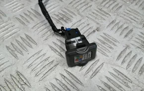 Fiat Qubo USB socket connector 735496444