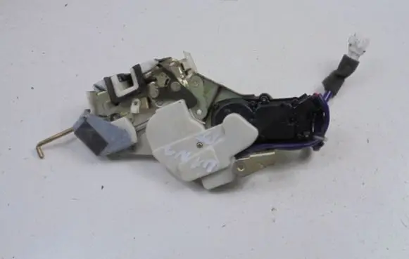 Suzuki Liana Rear door lock