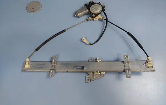 Suzuki Grand Vitara I Front door window regulator with motor 8346065D00 8340265D10 0621008921