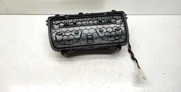 Cup holder front