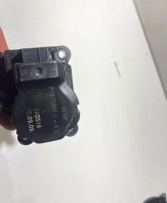 Peugeot 3008 I Air flap motor/actuator P1975001