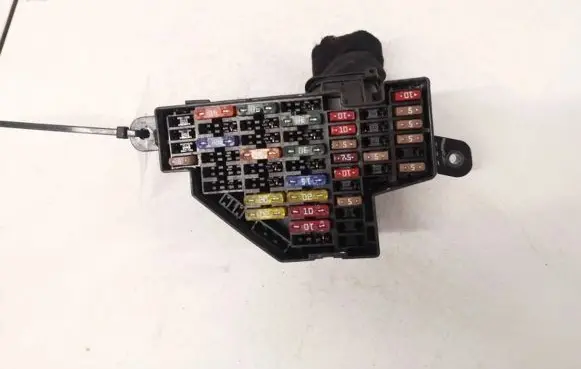 Volkswagen Jetta V Fuse box set