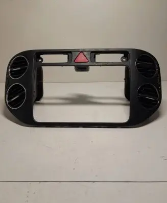 Volkswagen Golf Plus Dash center air vent grill 5M0819062 5M0858071H