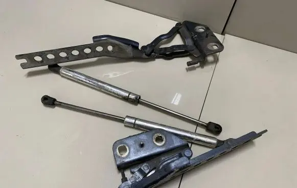 Audi A8 S8 D3 4E Engine bonnet/hood hinges 4E0823302E