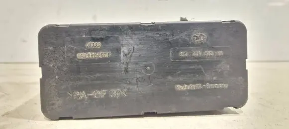 Audi A4 S4 B5 8D Central locking vacuum pump 4a0862257f