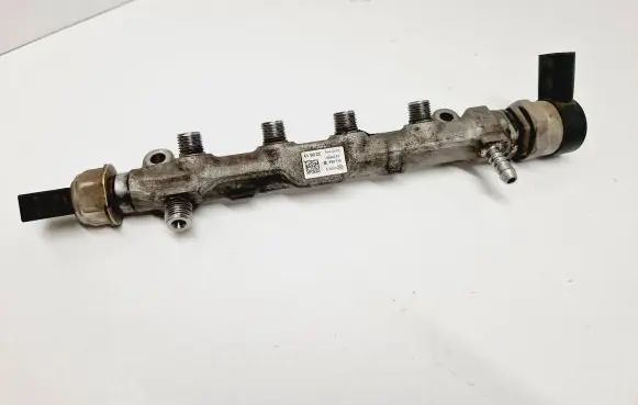 Skoda Octavia Mk3 (5E) Fuel main line pipe 04L089B 220613 0205667