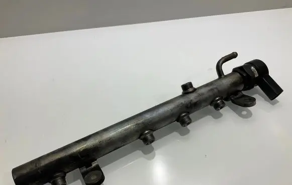 Mercedes-Benz CLK A209 C209 Fuel main line pipe A6420700495 2005727 6420700495