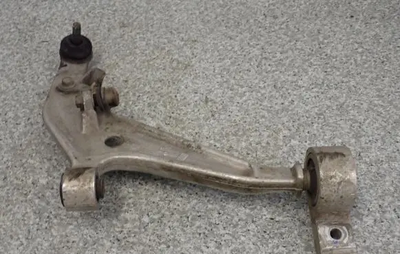 Nissan X-Trail T30 Rear suspension control arm 