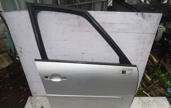 Citroen C4 Grand Picasso Front door