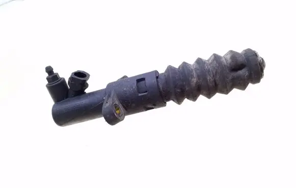 Clutch slave cylinder