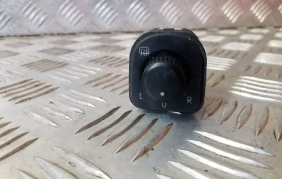 Volkswagen Sharan Wing mirror switch 1K0959565L