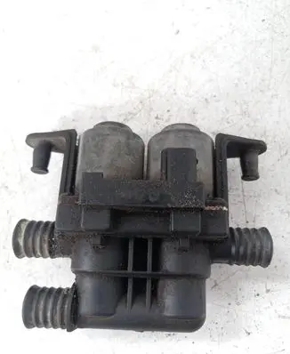 BMW X5 E53 Coolant heater control valve 8374995
