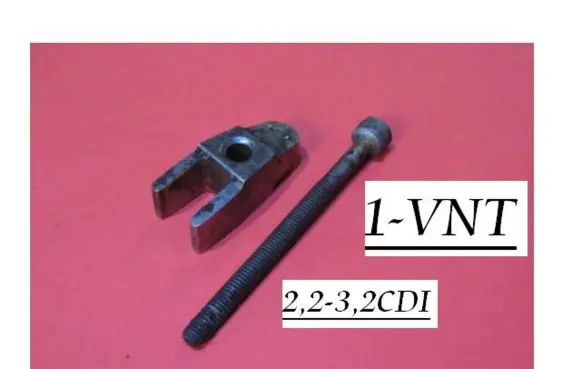 Mercedes-Benz Vito Viano W638 Fuel Injector clamp holder 32CDI22CDI