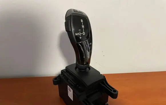 BMW 5 F10 F11 Gear shifter/selector 9291530