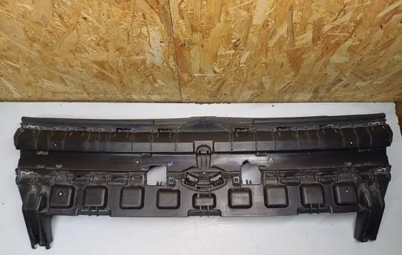 Volkswagen Caddy Front bumper upper radiator grill 2K7807231E