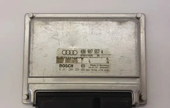 Audi A6 S6 C6 4F Engine control unit/module 4B0907557A 0261204256 26SA4957
