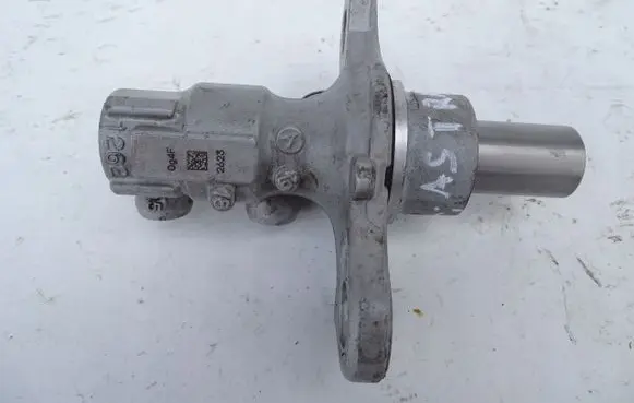 Opel Astra K Master brake cylinder