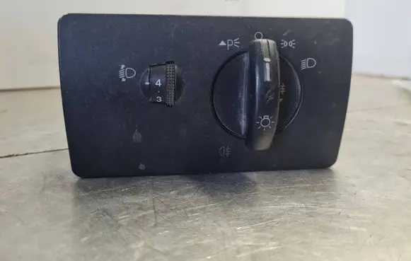Ford Mondeo Mk III Light switch 1S7T13A024HB