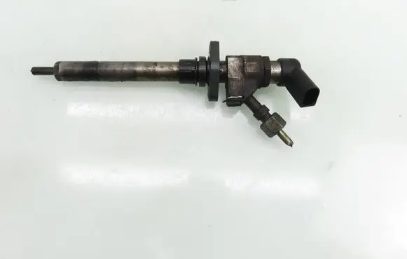 Ford Focus C-MAX Fuel injector 9647247280