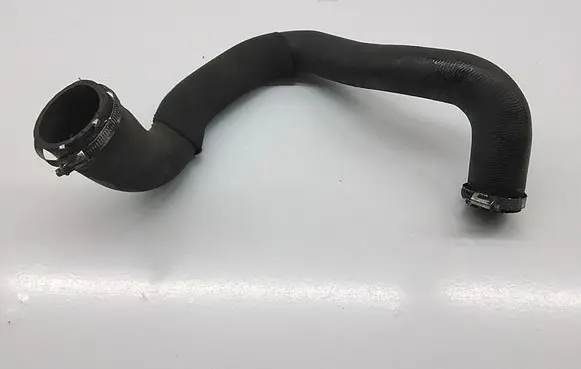 Ford Kuga II Intercooler hose/pipe 2350898