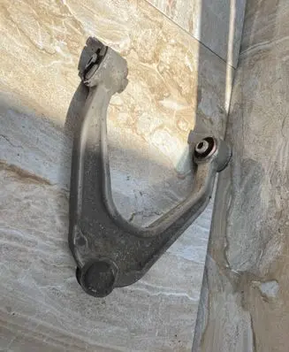 Maserati Ghibli Front lower control arm/wishbone 06700041850 97276
