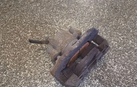 Mazda 3 I Front brake caliper