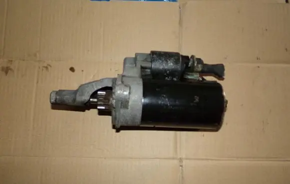 Volkswagen PASSAT B5 Starter motor