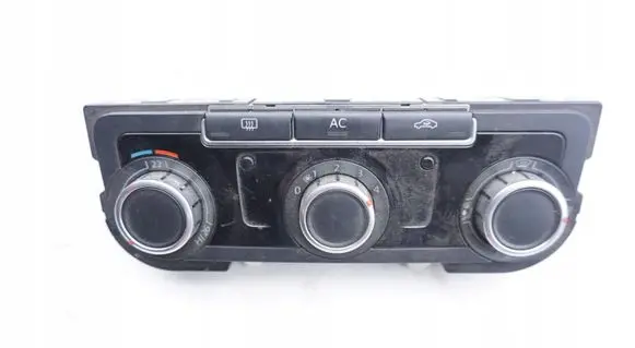 Volkswagen Golf VI Climate control unit