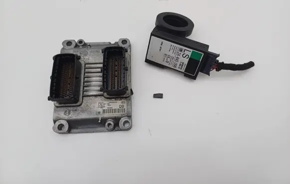 Opel Corsa C Engine control unit/module 0261207720 24445098