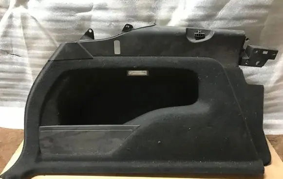 Volkswagen Touareg II Trunk/boot lower side trim panel 7P6863819A