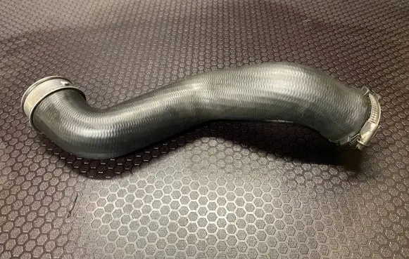 Audi A4 S4 B7 8E 8H Intercooler hose/pipe 8E0145737F