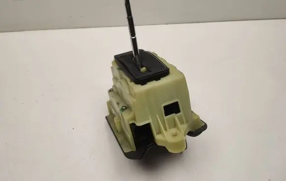 Mercedes-Benz C W204 Gear shifter/selector A2042675724