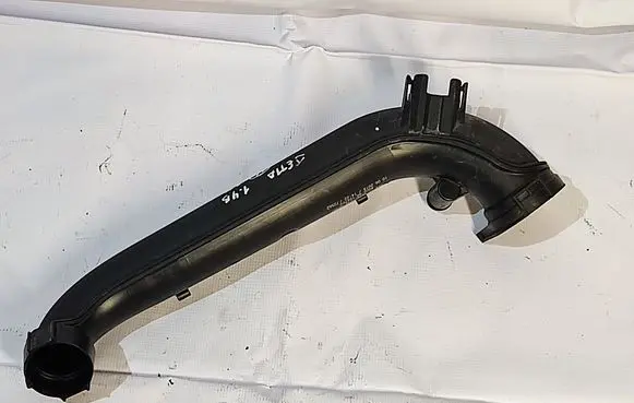 Volkswagen Jetta VI Intercooler hose/pipe 04E145673G