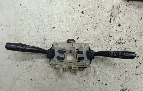 Subaru Forester SG Indicator stalk 83111SA070 17E185