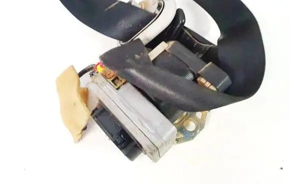 Volkswagen Golf IV Front seatbelt 1j3857705j