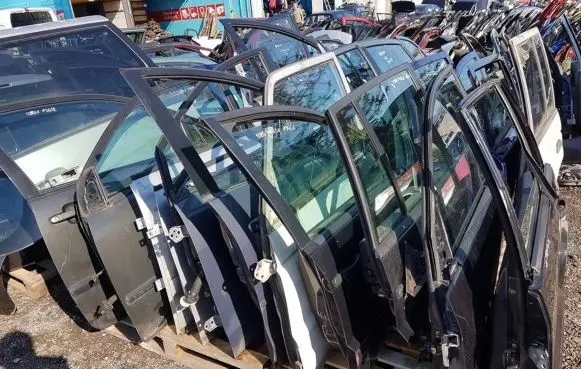 Mitsubishi Pajero Front door pilkos