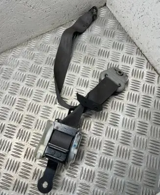 Mitsubishi Pajero Sport I Front seatbelt g0696