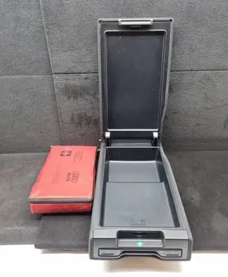Audi A6 Allroad C6 Rear seat armrest 8E0885995C4PK 8E0885995C 8E0885995