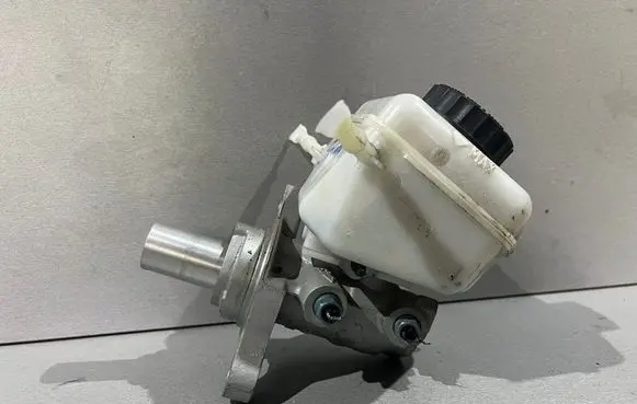 BMW 3 GT F34 Master brake cylinder 1859363 702618
