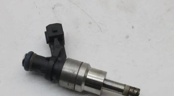 BMW 7 E65 E66 Fuel injector 7512081