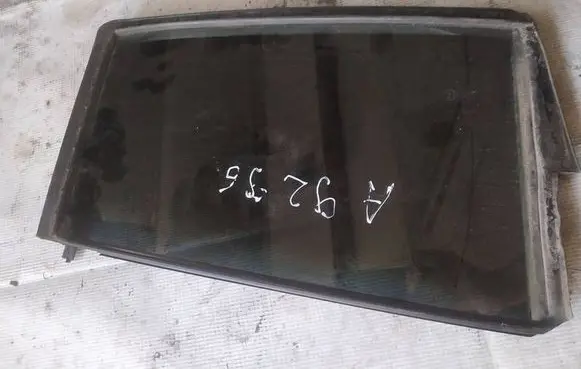 Mazda 5 Rear vent window glass as2
