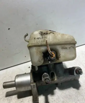 Brake fluid reservoir