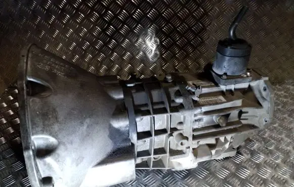 Manual 5 speed gearbox