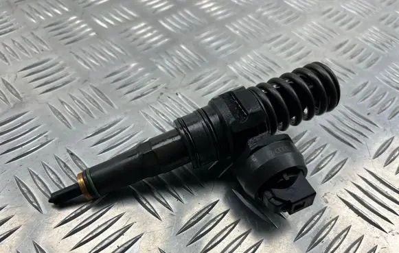 Volkswagen Caddy Fuel injector 038130073BN