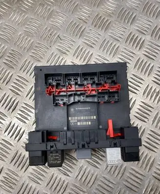 Volkswagen PASSAT B6 Comfort/convenience module 3C0937049E F005V00526