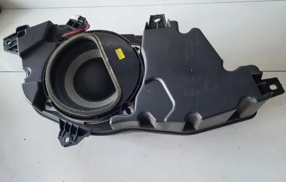 Hyundai Santa Fe Subwoofer speaker 963802W100