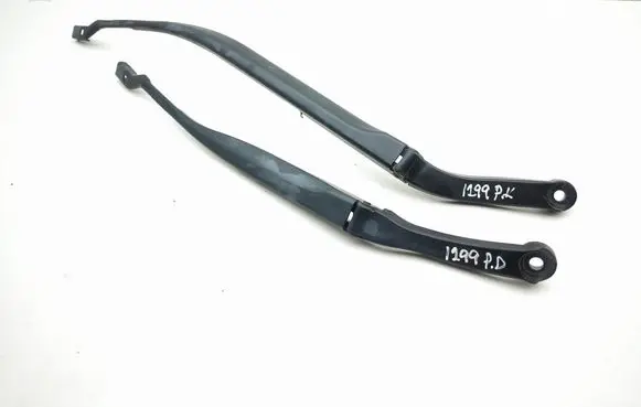 Maserati Ghibli Windshield/front glass wiper blade 670007622 670001643