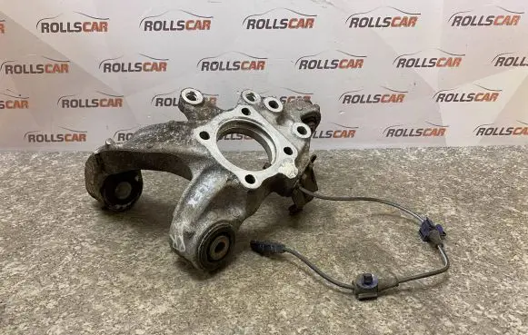 Rear wheel hub spindle/knuckle