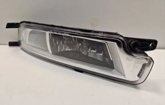 Volkswagen PASSAT B8 Front fog light 